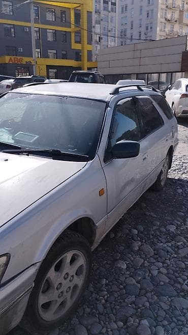 Продаётся универсал серебристого цвета (5 дверей). Основные