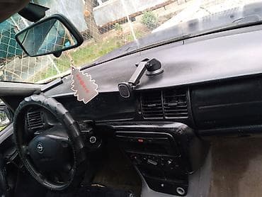 опел седан: Opel Vectra: 1999 г., 1.6 л, Седан — 4