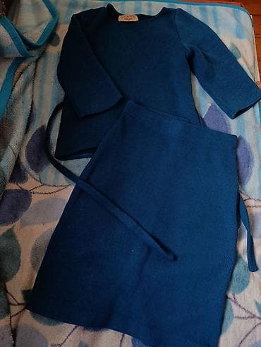 Юбка менен костюм, Юбканын модели: Түз, Миди, M — 1