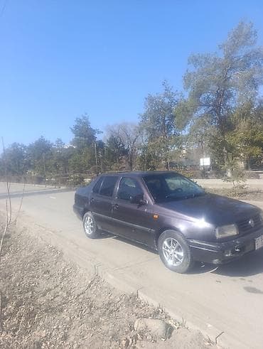 фолфаген вента: Volkswagen Vento: 1992 г., 1.8 л, Седан — 4