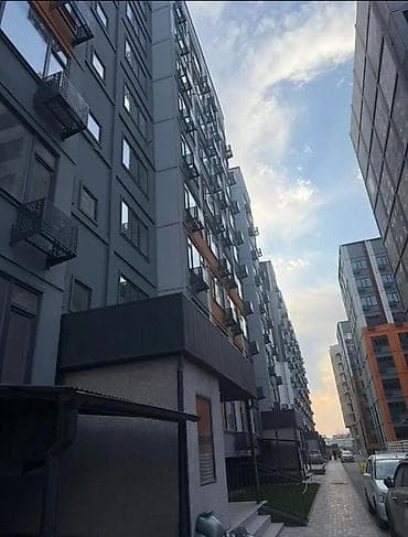 срочна продаю квартиру: 1 комната, 48 м², 3 этаж — 2
