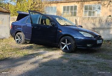 volkswagen crafter: Ford Focus: 2004 г., 1.8 л, Механика, Бензин, Седан — 7