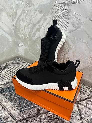 кожанные сандали: Кроссовки Hermes Paris, модель с контрастной рифлёной подошвой - — 2