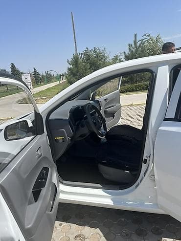 хетчбек: Kia Morning: 2018 г., 1 л, Автомат, Газ, Хэтчбэк — 5
