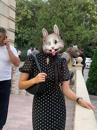 marc jacobs: Черное платье в белый горох носила только 1 раз - Фасон: приталенное — 1
