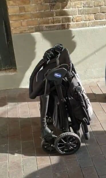 прогулочные коляски cam: Коляска, цвет - Черный, Б/у — 2