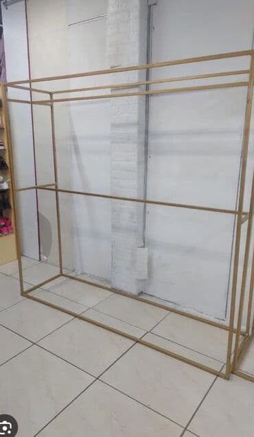 белый конь: Вешалка для одежды для магазина в отличном состоянии высота 190см — 2