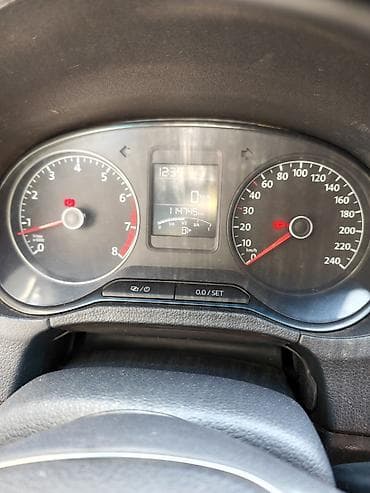 v klass: Volkswagen Polo: 2015 г., 1.6 л, Ручные, Бензин, Седан — 3