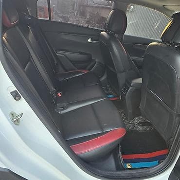 универса: Kia Rio: 2019 г., Универсал — 4