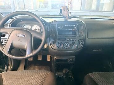 арзан машине: Ford Maverick: 2003 г., 2 л, Кол менен иштөөчү, Бензин, Кроссовер — 5