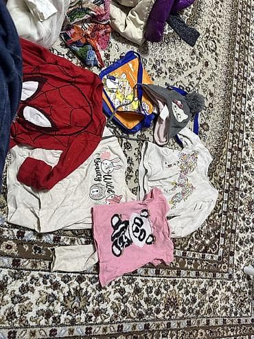 Отдам вещи нуждающимся или кому нужно,заберите сегодня до вечера