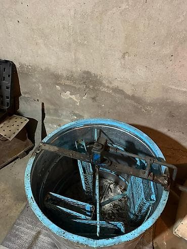 дополнительные приборы: Медогонка ручная, радиальная, металлическая. рутага 25000 сом адрес — 2