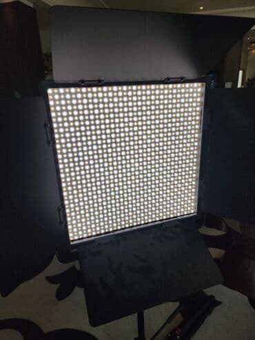led подсветка: Светодиодная панель Godox LED1000C **Особенности:** - Регулируемая — 3