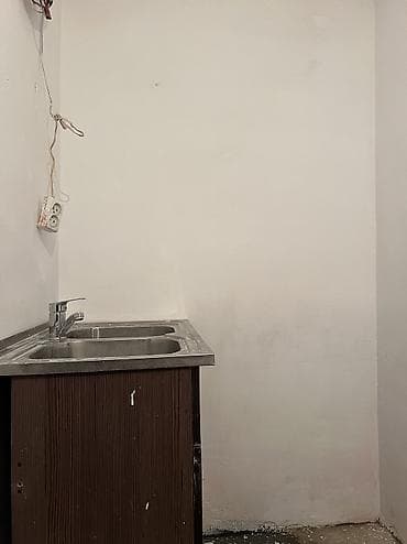 Үйлөр: 18 м², 1 бөлмө, Жылытылган, Унаа токтотуучу жай — 3