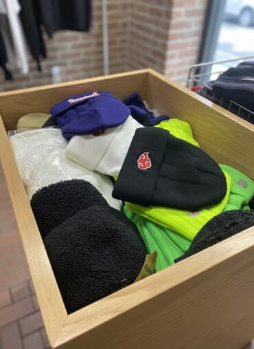 брендовые вещи оригинал: Шапка, Пряжа, Зима, Вязаная модель — 1