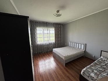 кара балта гоцтиниса: 3 этажный Танхаус вместе с цокольным этажом общая полезная площадь — 7