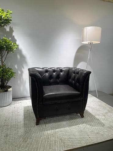 кресло кожанное: Кресло в классическом стиле «Честерфилд» - Обивка: темная (почти — 3