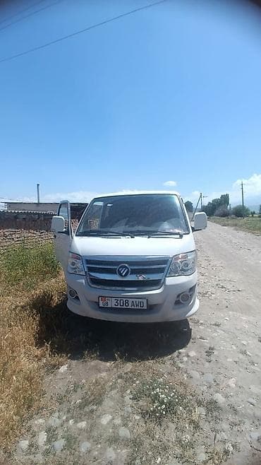 китай минивен: Dongfeng : 2013 г., Фургон — 3