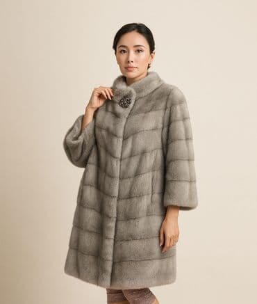 прокат национальных костюмов для детей: Шуба из натурального меха норки, цвет светло-серый (перламутровый) — 2