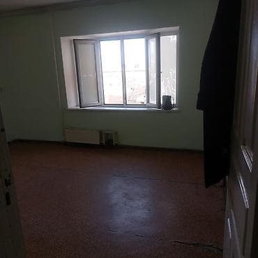 восток 5 мкр: 18 м² — 8