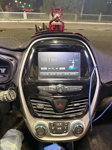 шевроле трекер: Chevrolet Spark: 2015 г., 1 л, Автомат, Бензин, Хэтчбэк — 6