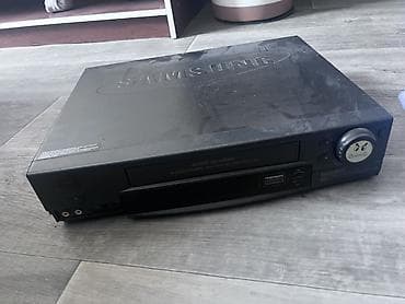 dvd player indir: DVD-плеер Samsung + мультимедийный DVD‑плеер SVEN Что на фото: 1) — 5