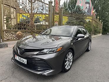 Toyota Camry: 2018 г., 2.5 л, Автомат, Бензин, Седан