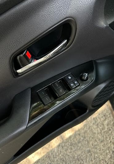 Toyota: Toyota Prius: 2019 г., 1.8 л, Автомат, Гибрид, Хэтчбэк — 8