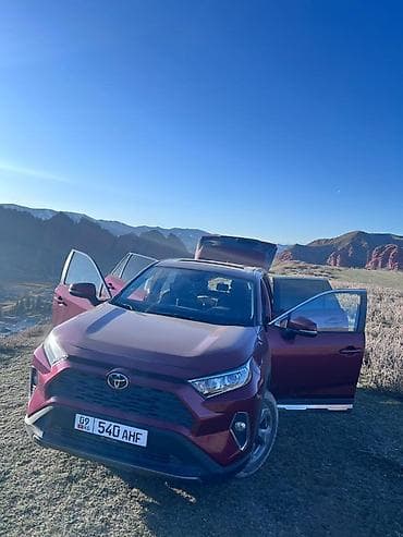 Продажа авто: Toyota RAV4: 2021 г., 2 л, Вариатор, Бензин, Кроссовер — 6