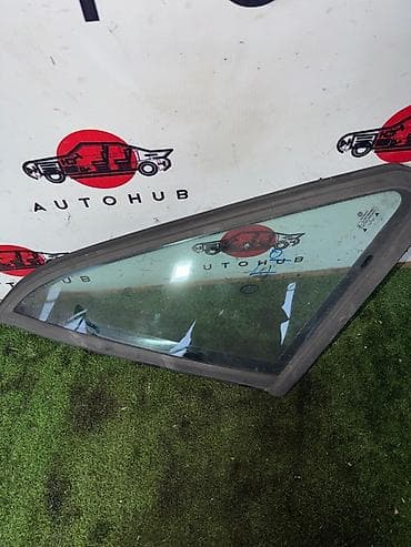 Боковое стекло Volkswagen Passat B3 1.8 1990 прав. (б/у) — 1