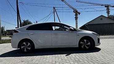 задний бампер спада: Hyundai Ioniq: 2016 г., 1.6 л, Автомат, Гибрид, Лифтбек — 4