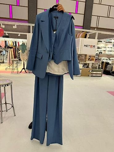 Лосиналар, леггинсылар: Женская одежда — подборка моделей 1) Классический костюм-тройка lalafo.kg да — 5 Лосиналар, леггинсылар: Женская одежда — подборка моделей 1) Классический костюм-тройка — 5