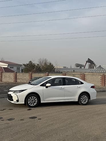 toyota corolla 2023: Toyota Corolla: 2025 г., 1.2 л, Бензин — 6
