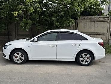 реки: Chevrolet Cruze: 2009 г., Седан — 2