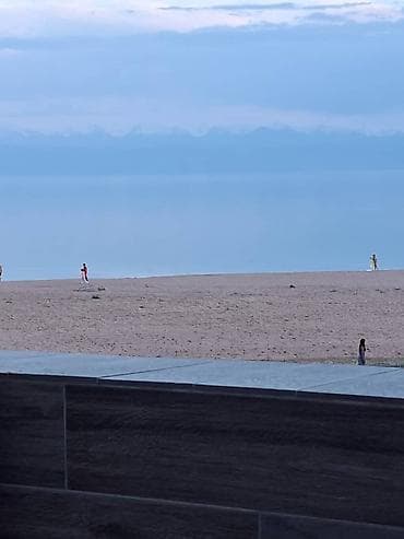 стройка домов: Просторные апартаменты у Иссык Куля в село Бостери (на территории — 6