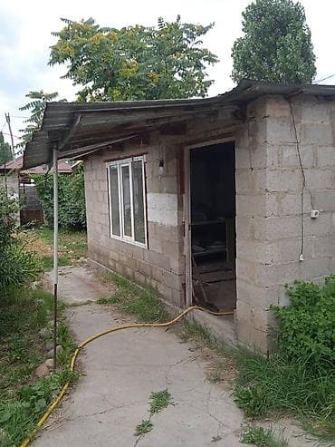 Недвижимость: Продаётся жилой дом с придомовым участком 5,5 соток Основное здание — 4