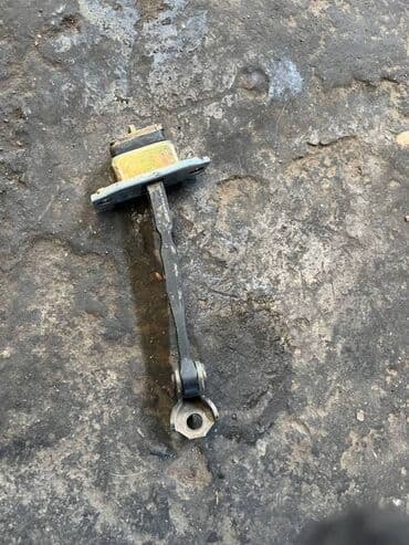 слив дождевой воды с крыши цена: Nissan Skyline R35 ограничитель двери, Ниссан Скайлайн Р35 дверной — 2