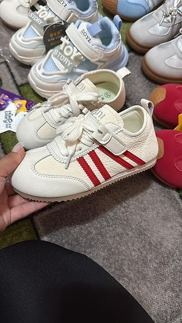 изи кросовки: Детская обувь: кроссовки и кеды - Модели: спортивные кроссовки и — 8