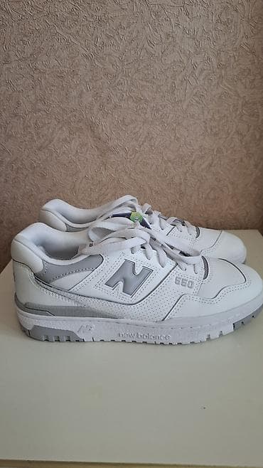 Личные вещи: Кроссовки New Balance

Новые оригинал размеры 38,39 .ЦЕНА: 10000сом — 5
