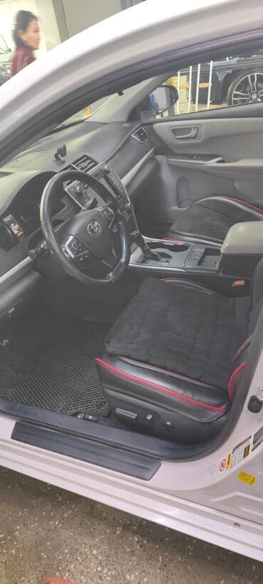 Toyota Camry: 2015 г., 2.5 л, Автомат, Гибрид, Седан — 10