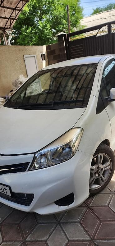 тойота ярис гибрид: Toyota Yaris: 2014 г., 1.3 л, Автомат, Бензин, Хэтчбэк — 4