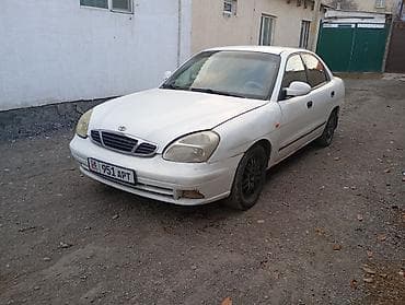 Daewoo Nubira: 2001 г., 1.5 л, Механика, Бензин, Седан