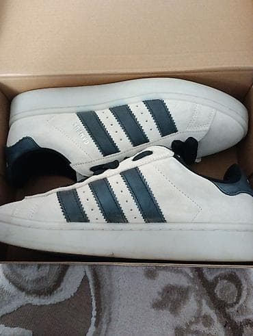 Спорттук бут кийим: Эркектердин кроссовкасы, 42, Adidas, Колдонулган, түсү - Ак, Өзү алып кетүү — 1