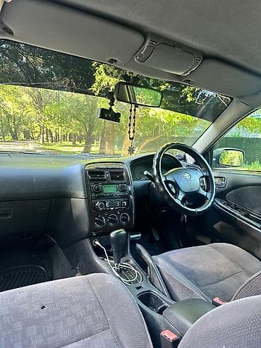 Toyota Avensis: 2002 г., 1.8 л, Автомат, Бензин, Лифтбек — 9
