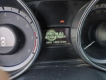 Hyundai Sonata: 2010 г., 0.2 л, Автомат, Бензин, Седан — 6