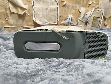 xbox 3: Продаю старушку упала с полки вот и разбилась все работает скачано — 3