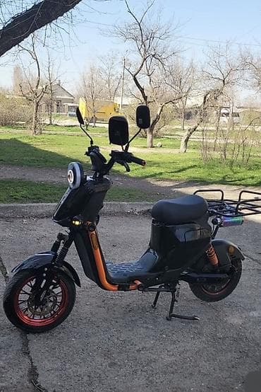 педаль с мотором: Электроскутер городского типа - Электропривод без педалей, привод на — 2