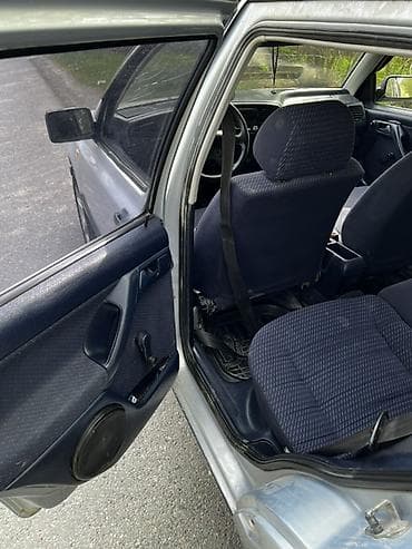 стекло на венто: Volkswagen Vento: 1993 г., 1.8 л, Ручные, Бензин, Седан — 6