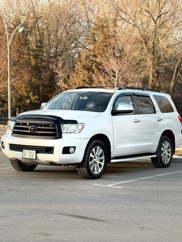 семейный авто: Toyota Sequoia: 2010 г., Автомат, Бензин, Внедорожник — 3