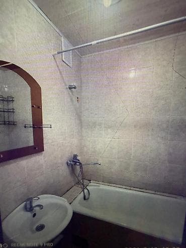 1 комн квартир: Сдаётся 3х квартира кирпичной доме центре города Кант. Описание: - — 3